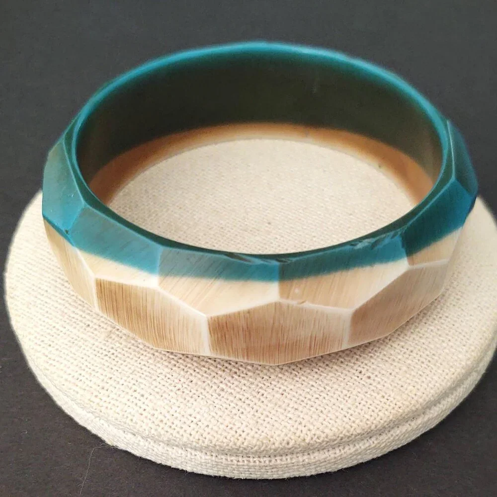 Blue and beige faceted resin bangle